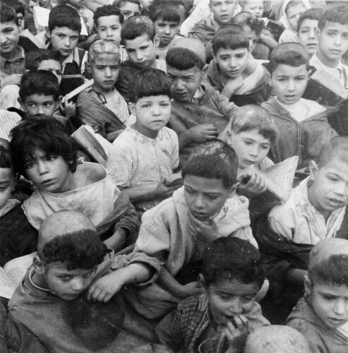 Groupe d’enfants le jour de leur admission à l’école (Amizmiz)